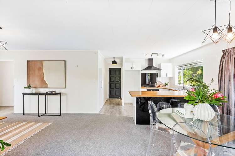 41 Meadowvale Rise Titirangi_17