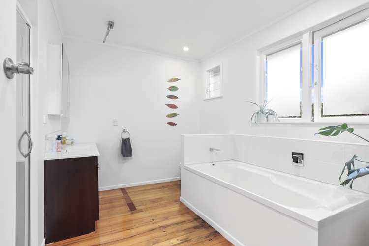 5 Castaing Crescent Te Atatu South_14