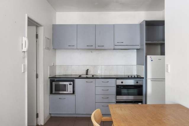 8L/76 Albert Street 10015_4