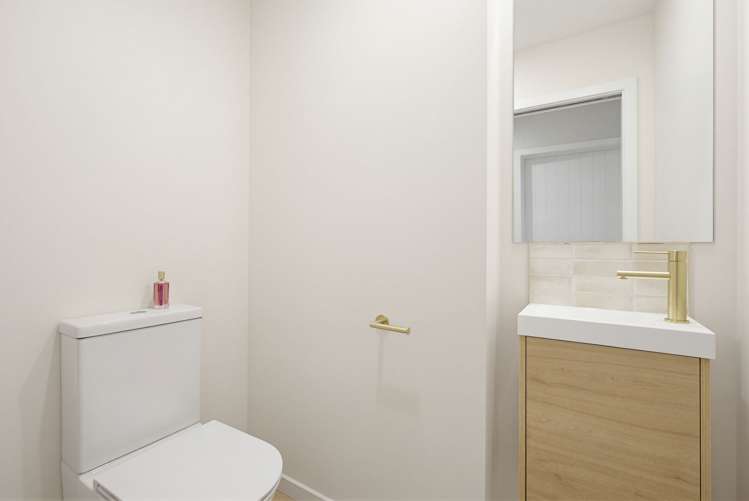 6 Homestead Avenue Stoke_18