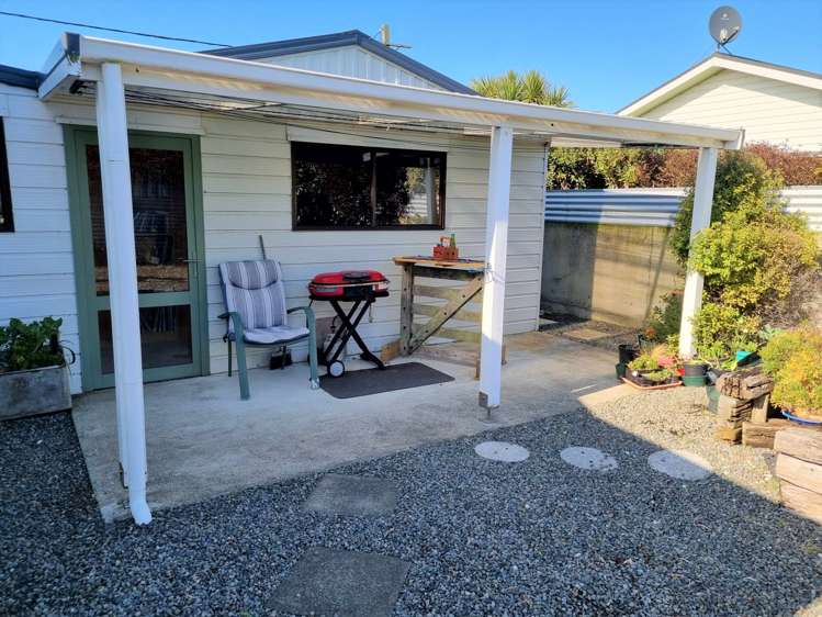 44 Leader Street Riverton_13