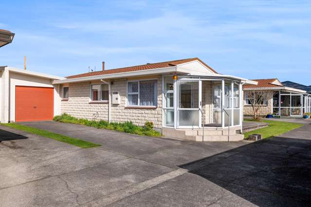 Easy Living, Easy Location