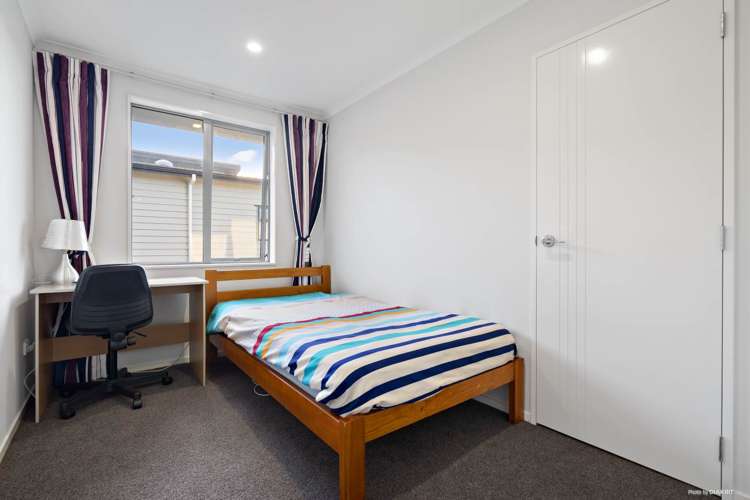 12 Horsefields Drive Flat Bush_16