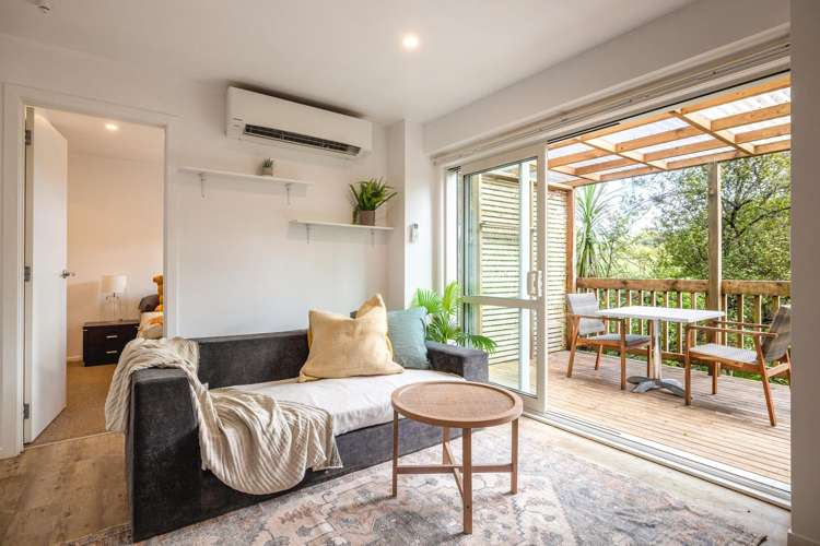 52 Crescent Road East Ostend_13