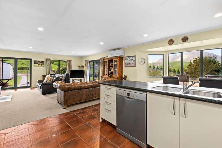 222 Mackenzie Road Kahuranaki_9