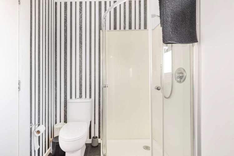 12 Black Street Stoke_20