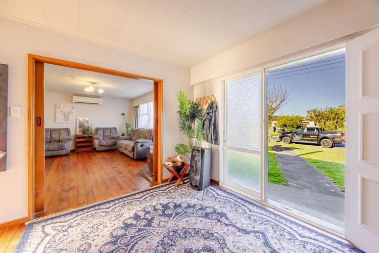 18 Howard Road Taradale_3