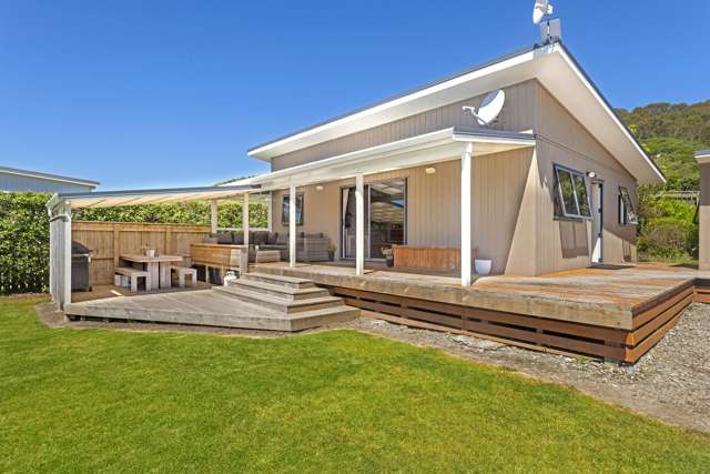 10 Puka Place Mahia_2