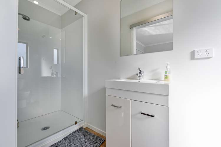 2/13 Palmerston Street Hamilton Central_12