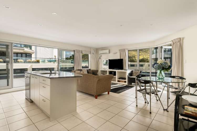 3F/4 Marine Parade_4