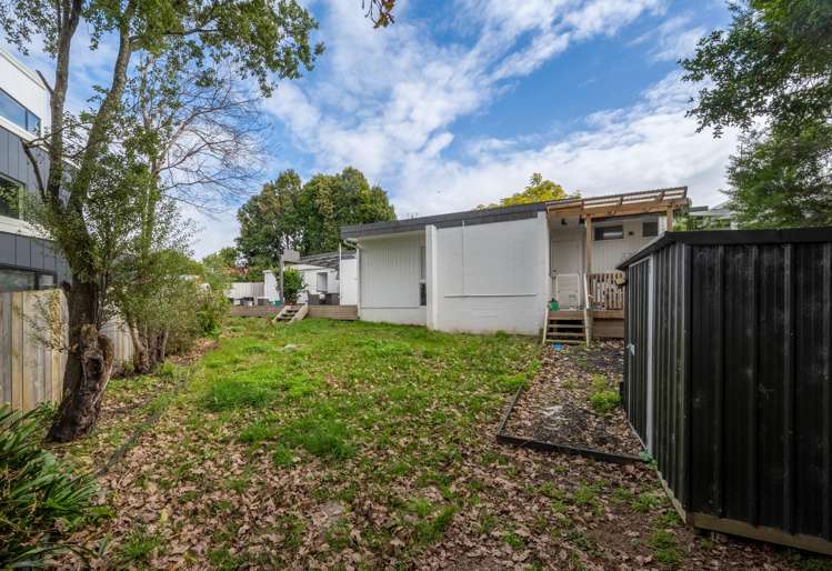 2/8 Wilbur Place Pakuranga Heights_6