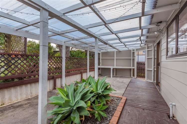 61 Solar Road Glen Eden_10