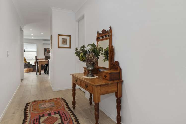 5 Cowell Crescent Pyes Pa_1