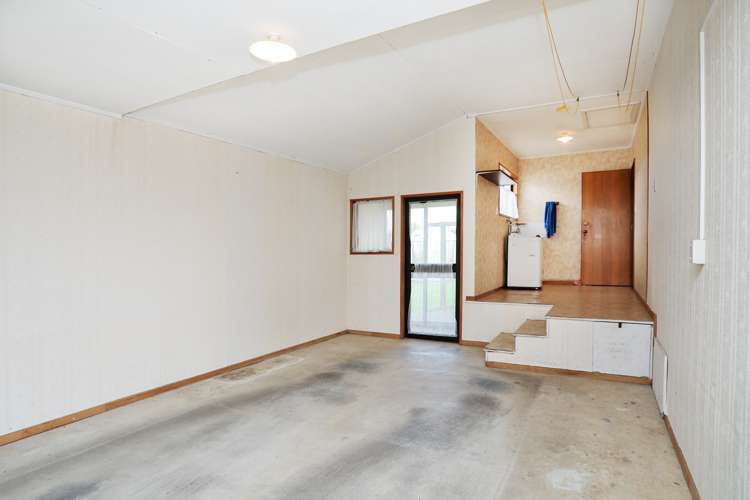 79 Fox Street Avenal_23