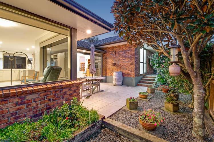 49 Chesterfield Way Orewa_23