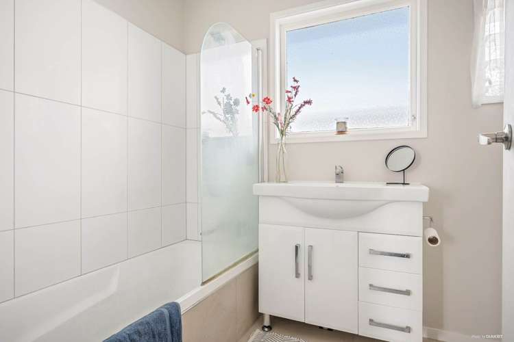 2 Hobart Crescent Wattle Downs_4