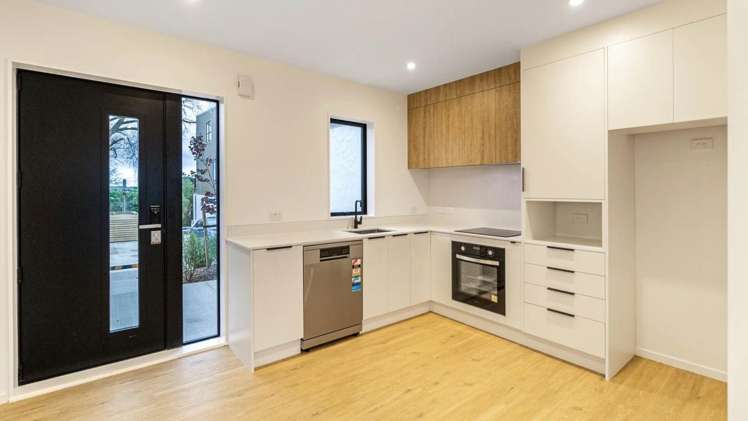 8/11 Ryburn Road Mt Wellington_2