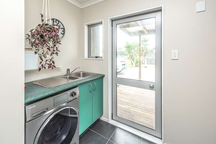 87 Wikitoria Road Whanganui Airport_17