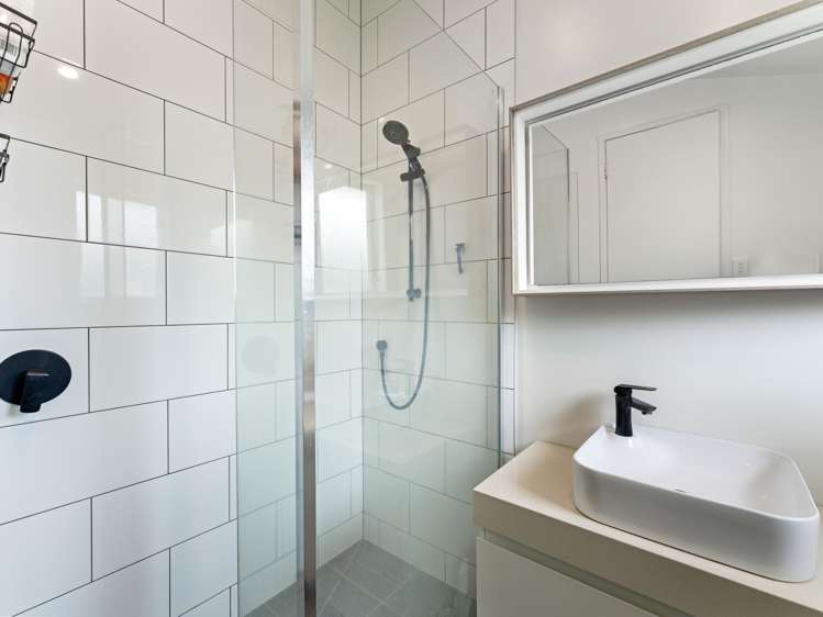 68 Commodore Drive Lynfield_4