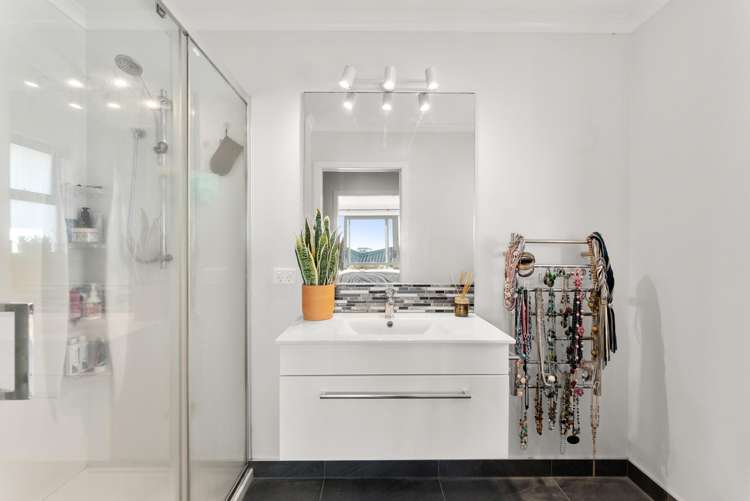 210 Waikite Road Welcome Bay_10