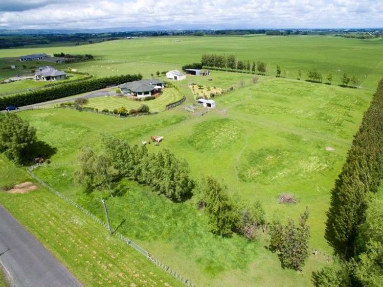 99 Spur Road West Feilding_3