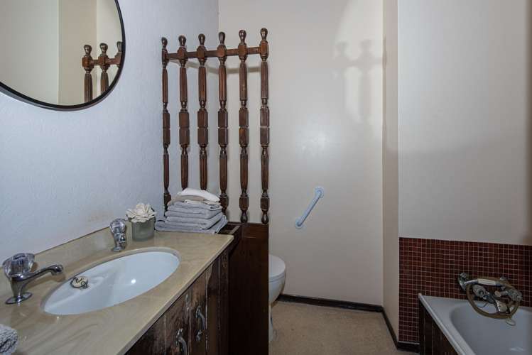 120 Memorial Drive Parahaki_16