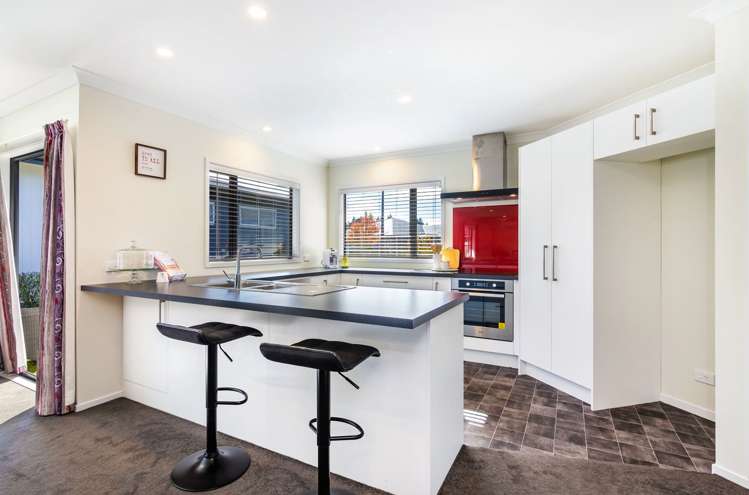 17 Noumea Drive Rangatira Park_5