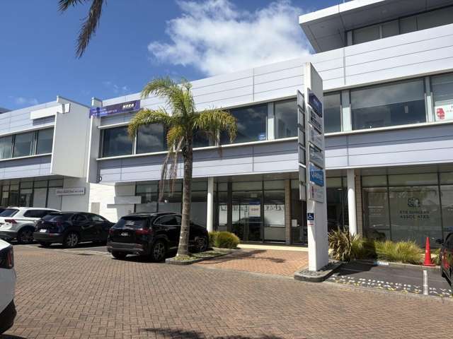 D1,3 Orbit Drive, Albany Albany_1