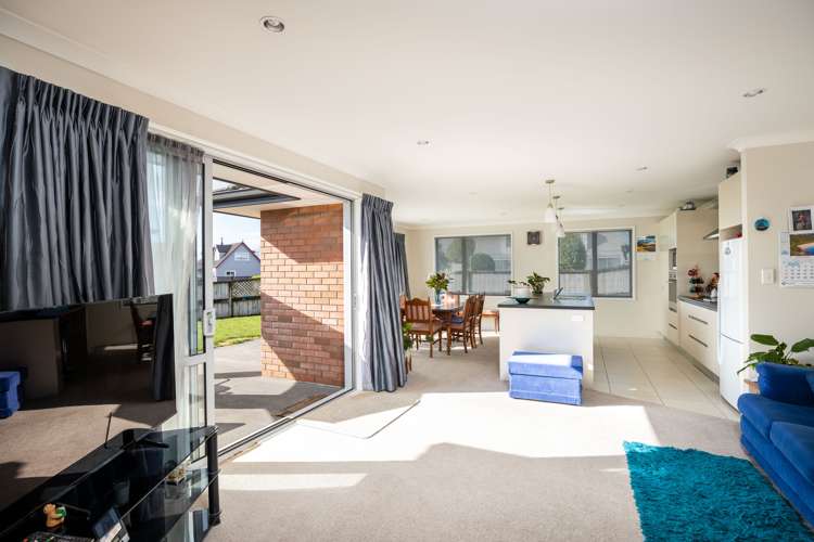 1 Honeyfield Drive Whalers Gate_5