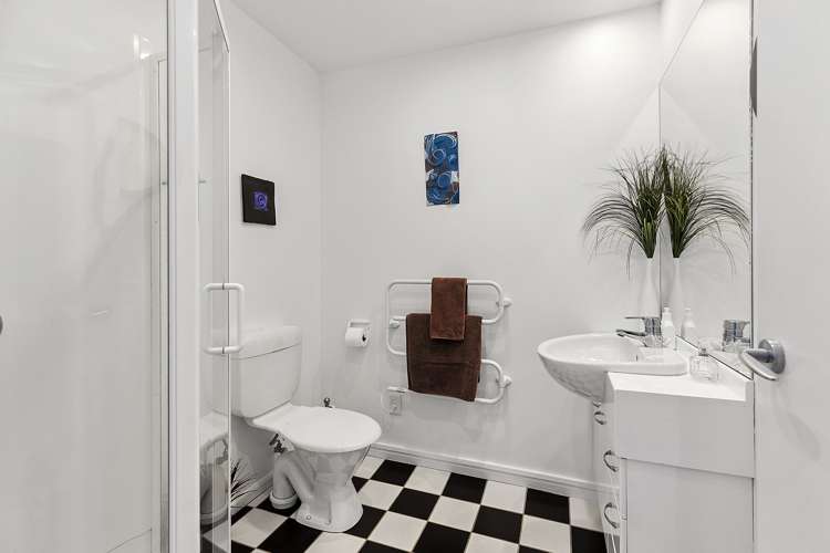 1/148 Evans Bay Parade Roseneath_13