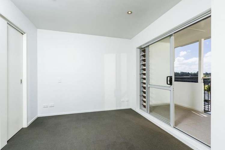 D8/60 Masons Road Oteha_9