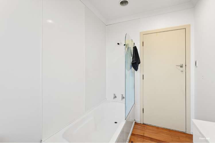 744 River Road Chartwell_9