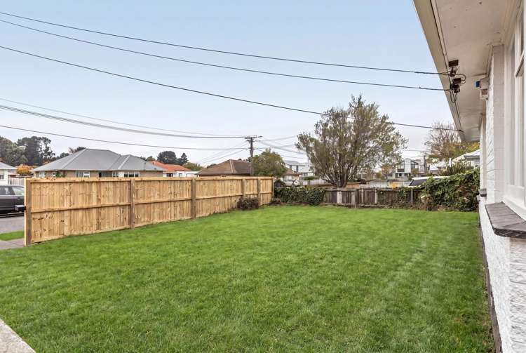 43 Aldershot Street Aranui_12
