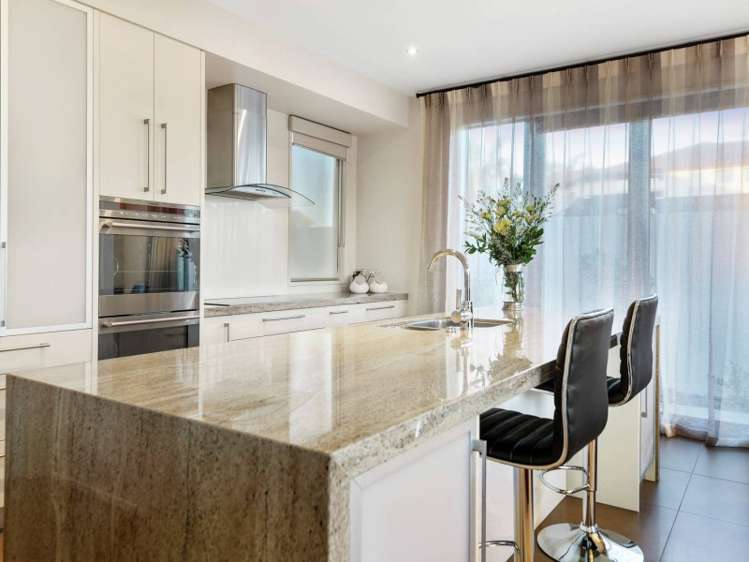 83 Pine Harbour Parade Beachlands_10