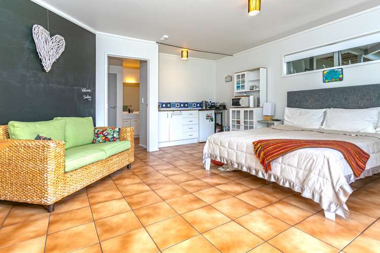 112 Oratia Place Onemana_25