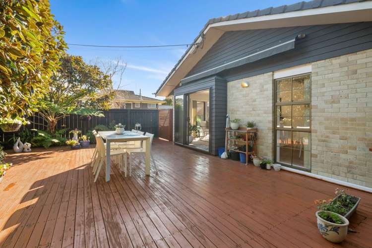 1/5 Lake Pupuke Drive Takapuna_16