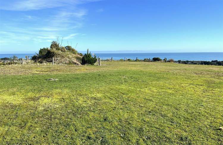 135 Coulson Road Paroa_15