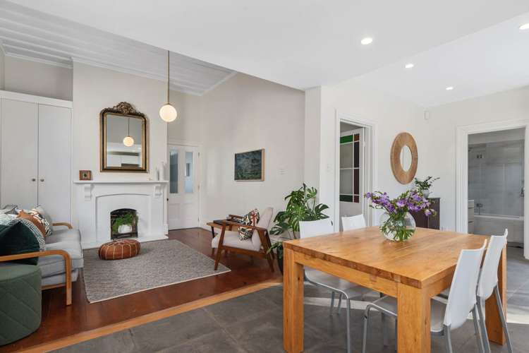 31 Queens Parade Devonport_21