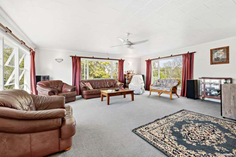 13 Clark Road Pahurehure_10