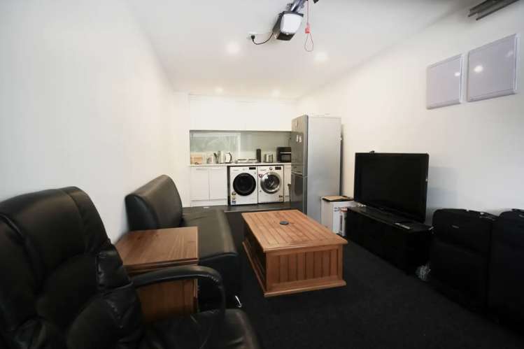 71 Joseph Street Flat Bush_11