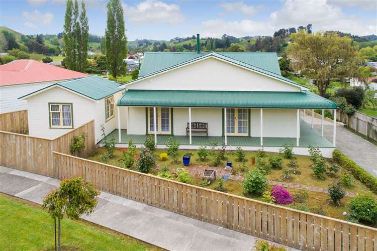 10 Feltham Street Hunterville_16