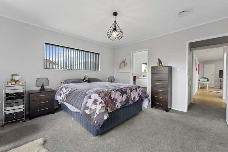 31 Tiverton Crescent Whalers Gate_11