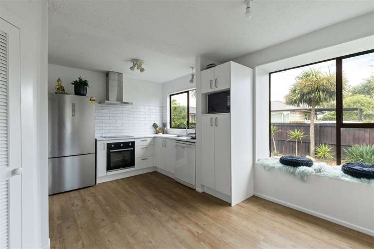 2/66 Lakewood Drive Burwood_5