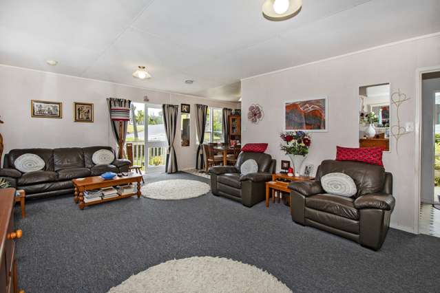 32 Memorial Drive Parahaki_1