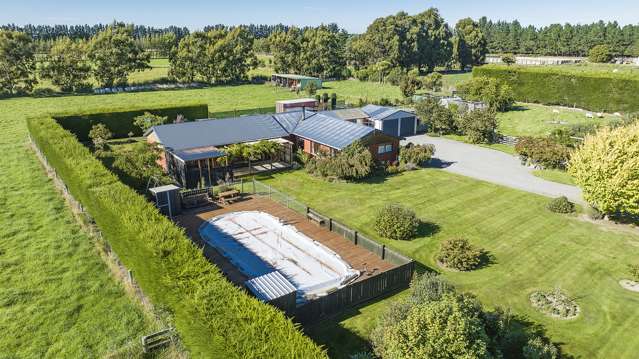 32 Warrens Road Darfield_1