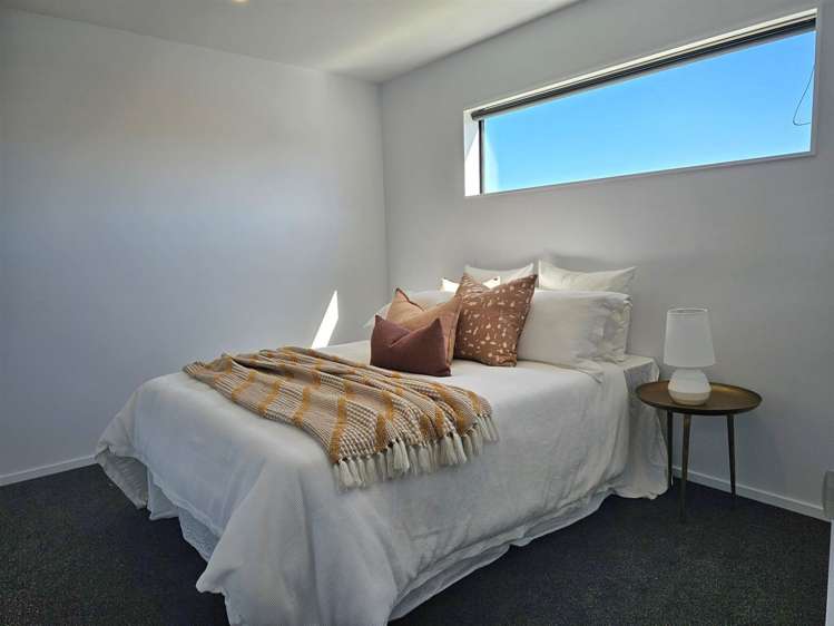 1 Malaga Crescent Harewood_11
