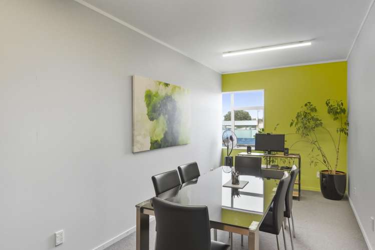 208 Main Highway Otaki_10