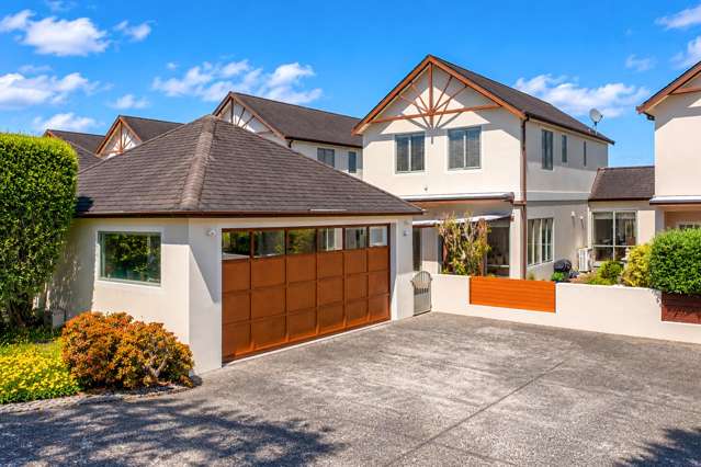 Stunning Views and Convenient Coastal Living