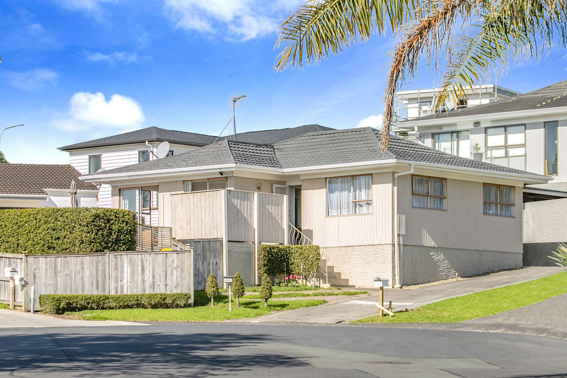 1/22 Rothwell Place Sunnyhills_0