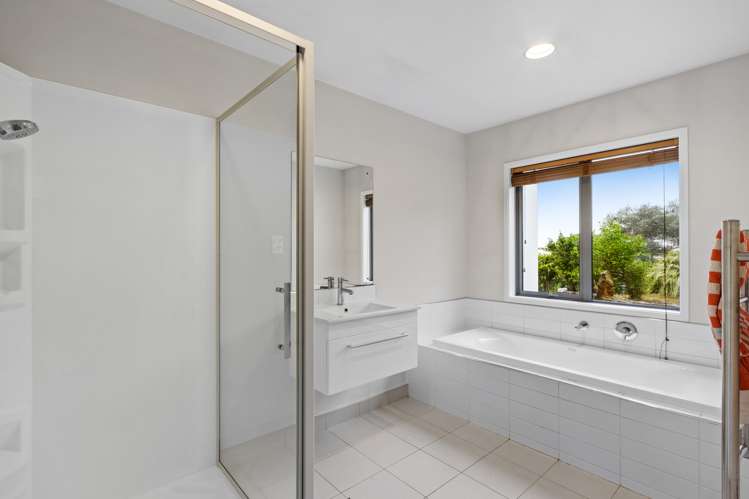 16 Hollybank Lane Governors Bay_11